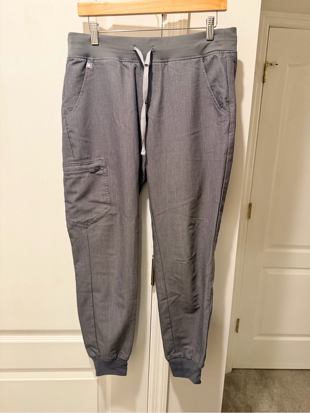 Figs Women’s Zamora Graphite Scrub Pants M